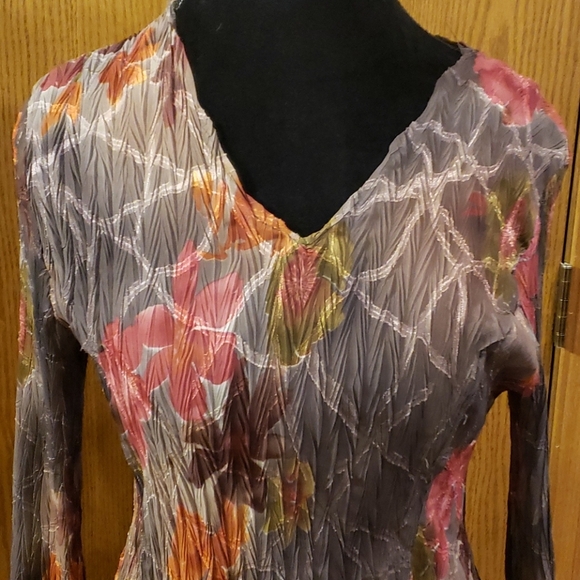Dress U By sharon sharkbite scalloped bell sleeve - Picture 2 of 8